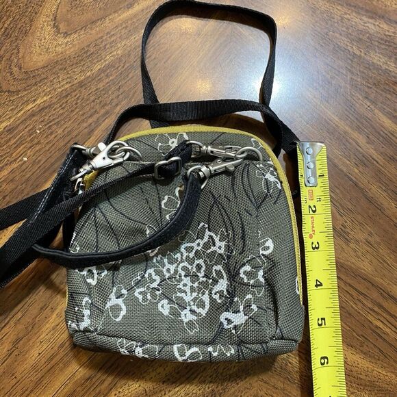 Haiku crossbody bag green multi-pockets 6 x 6.5" detachable strap 27" small - Picture 5 of 10